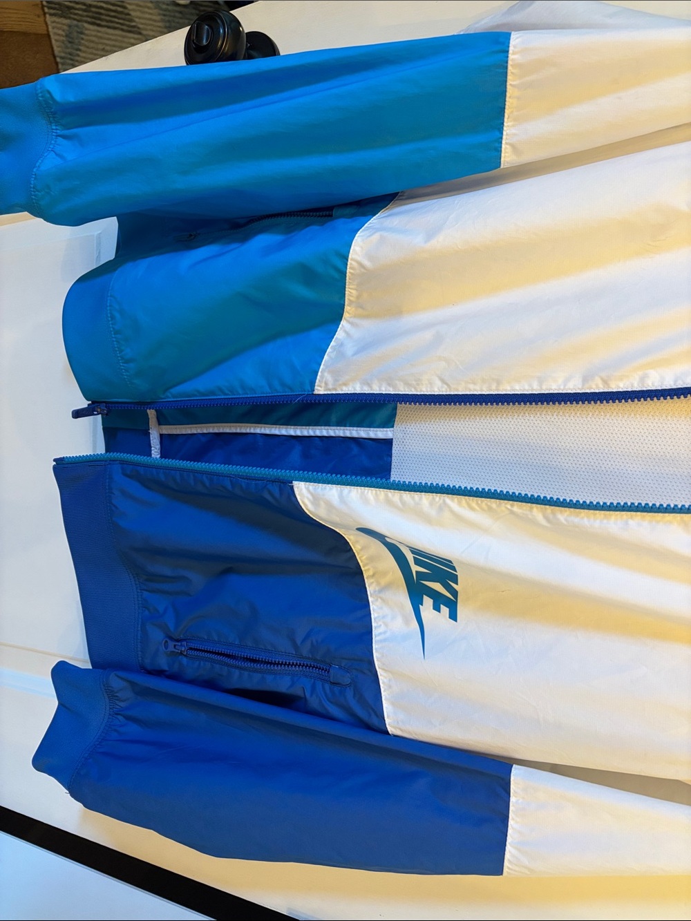 Nike White & Blue Colorblock Hooded Windbreaker Jacket - Picture 3 of 6